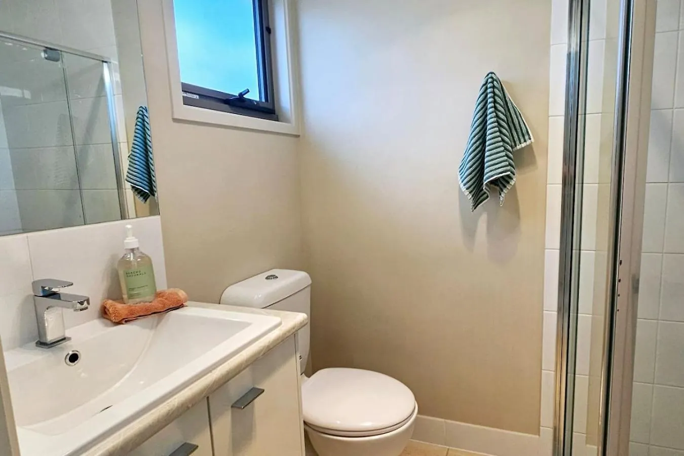 Frangipani Townhouse 3 At Sunlight Swan - Beerwah - Sleeps 6 Apartment
