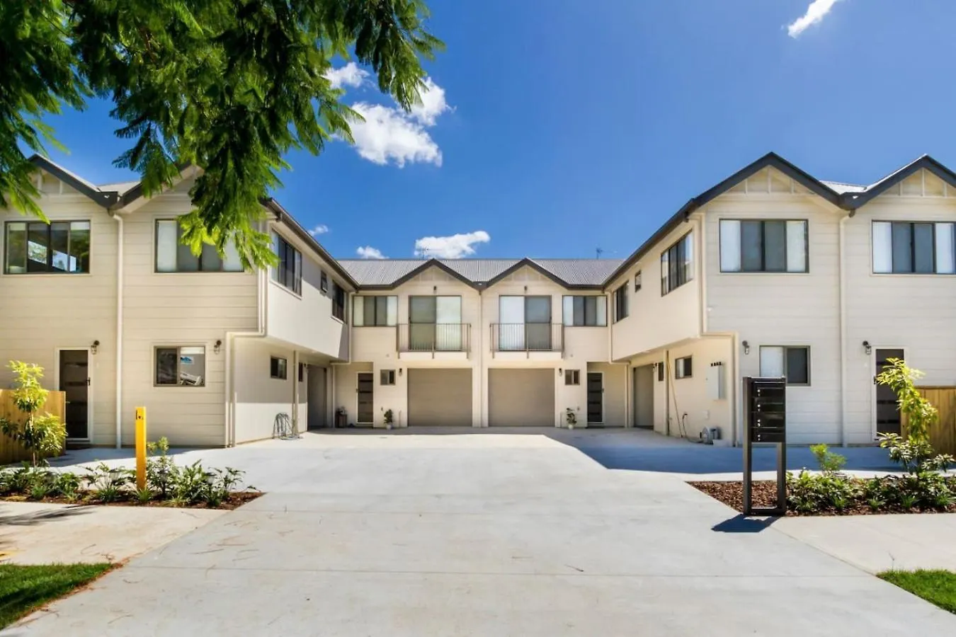 Frangipani Townhouse 3 At Sunlight Swan - Beerwah - Sleeps 6 Apartment